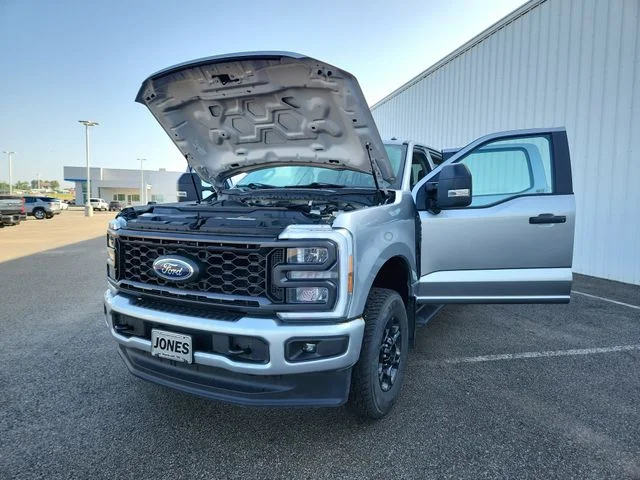 Used 2023 Silver Ford XL image 13