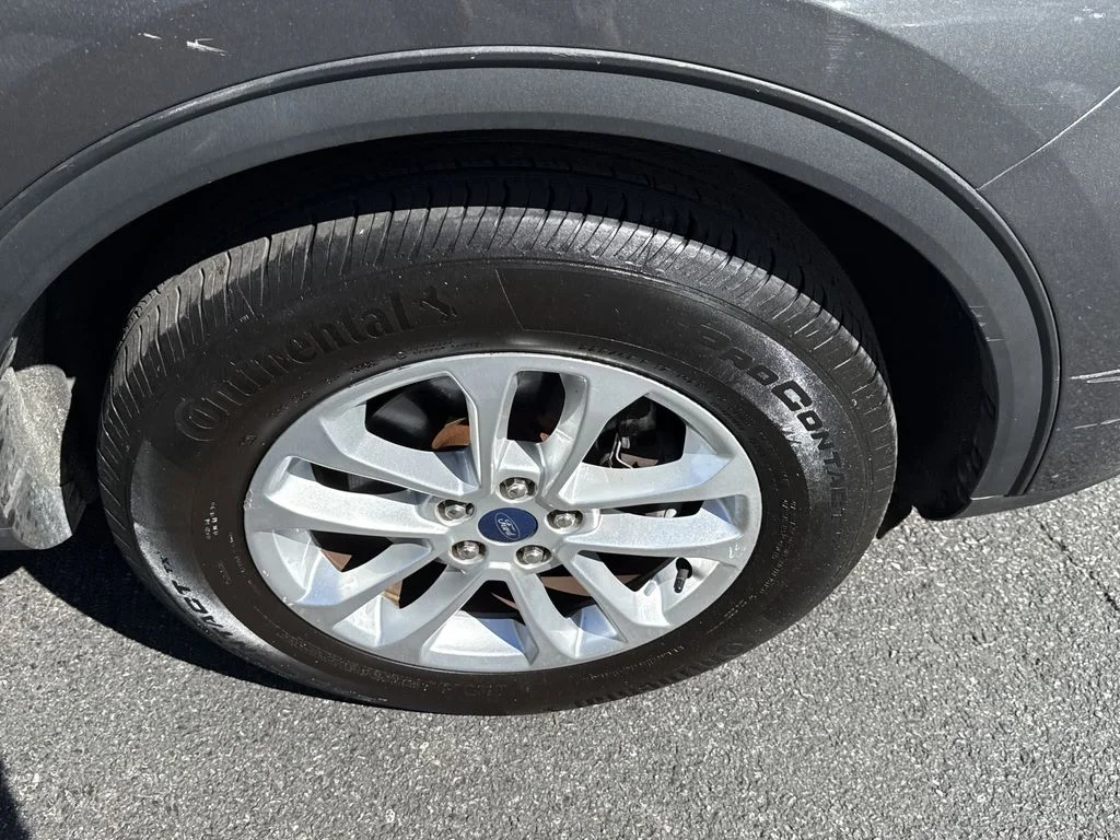 Used 2022 Carbonized Gray Metallic Ford SE image 7
