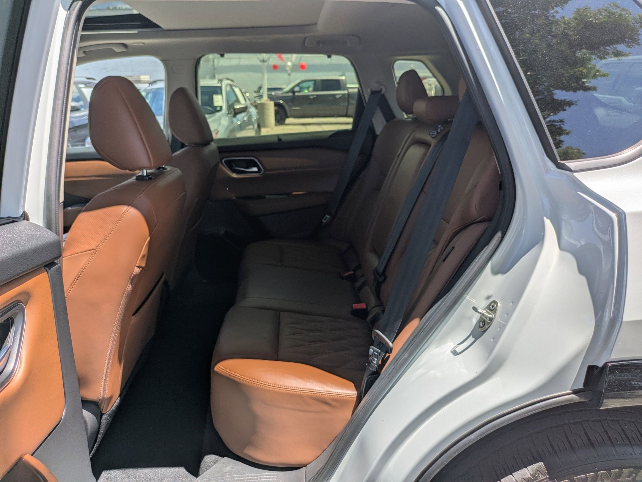 Certified Used 2024 Everest White Pearl Nissan Platinum image 28