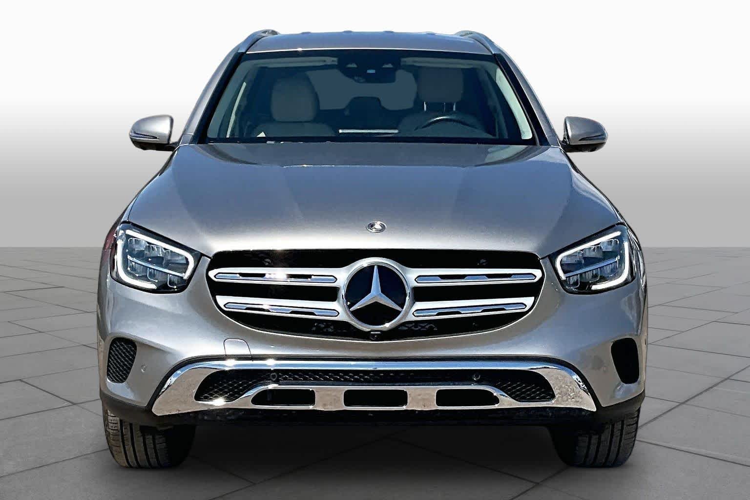 Used 2022 Mojave Silver Metallic Mercedes-Benz GLC 300 image 3