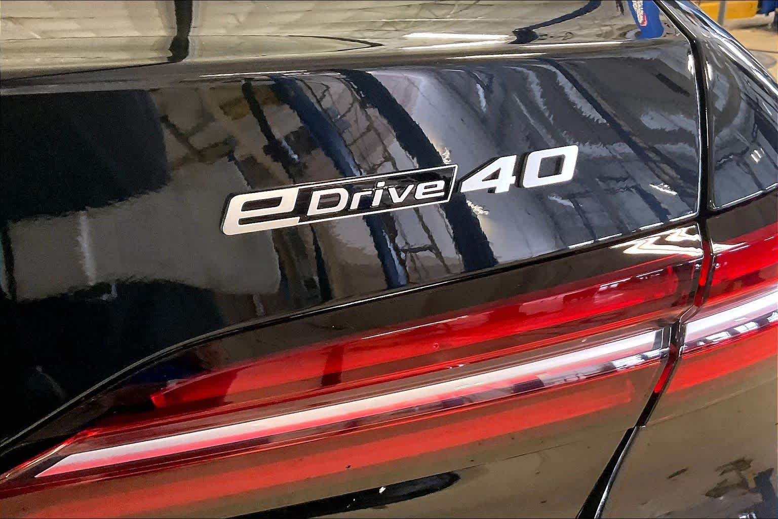 New 2027 Black Sapphire Metallic BMW eDrive40 image 15