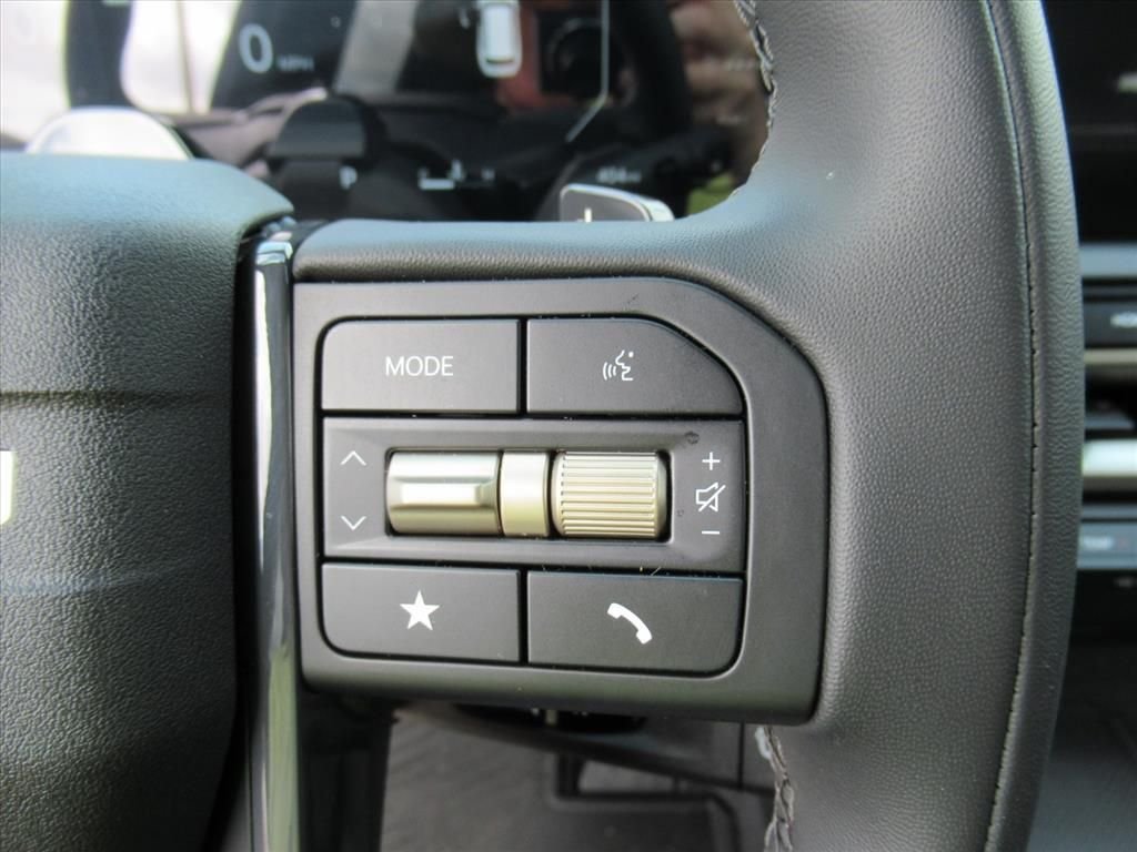 Used 2027 Black Kia SX image 24