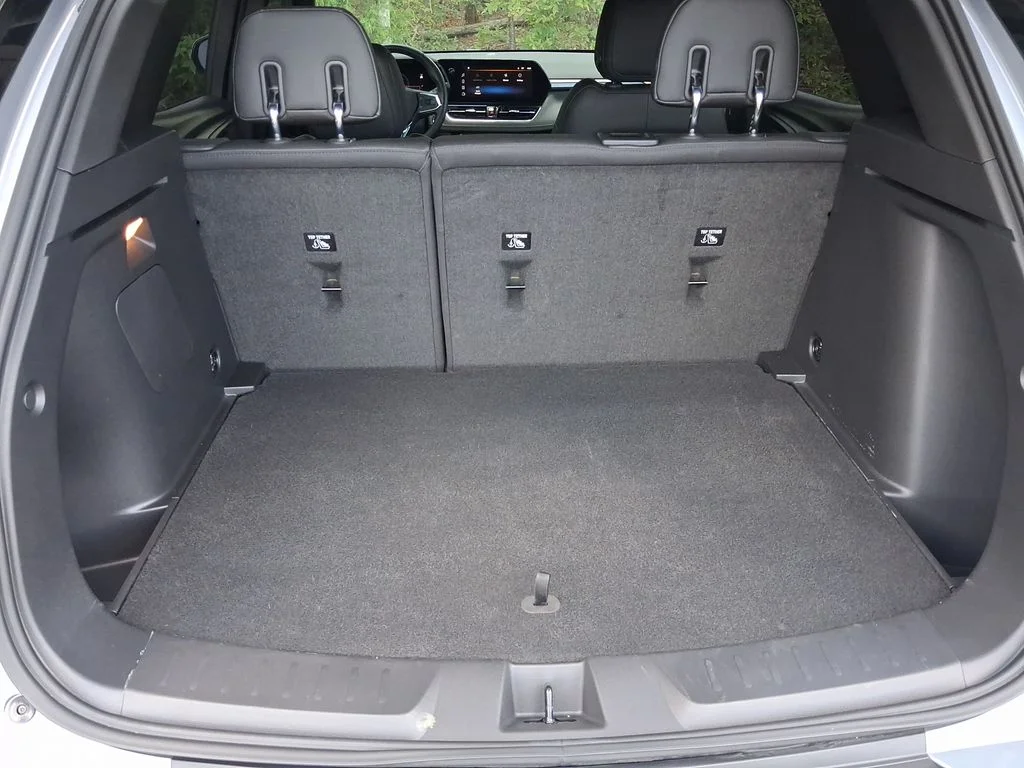 Used 2024 Gray Chevrolet ACTIV image 28