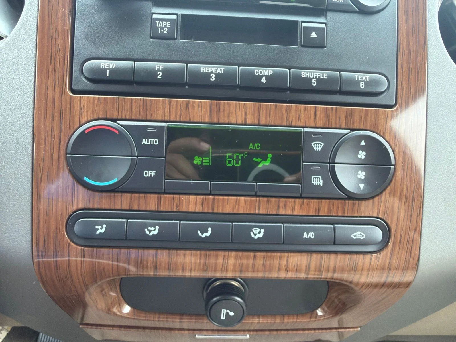 Used 2004 Red Ford Lariat image 20