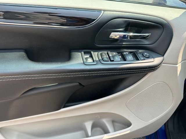 Certified Used 2020 Indigo Blue Clearcoat Dodge SXT image 21