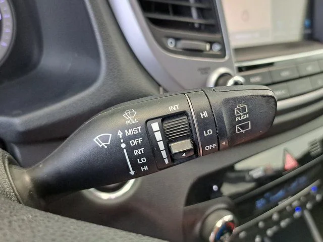 Used 2018 Silver Hyundai Limited image 11