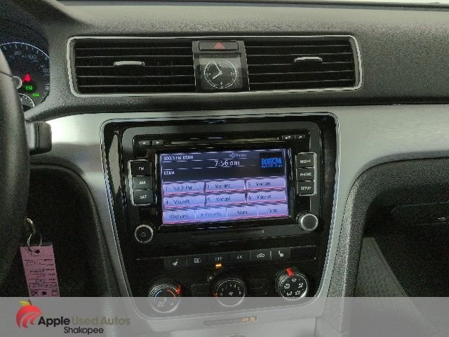 Used 2013 Silver Volkswagen 2.5 SE image 17
