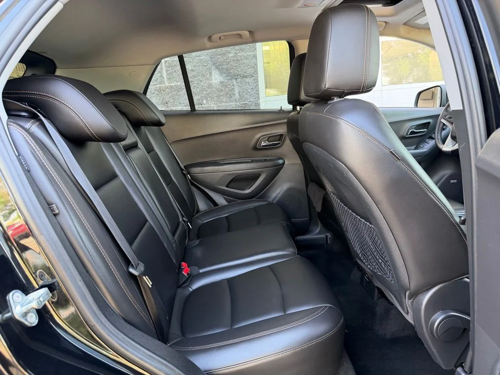 Used 2018 Black Chevrolet Premier image 27