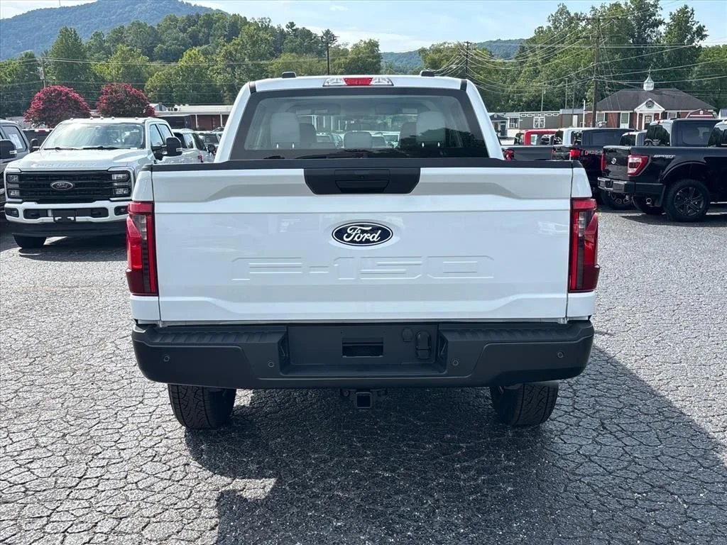 New 2026 Oxford White Ford XL image 6