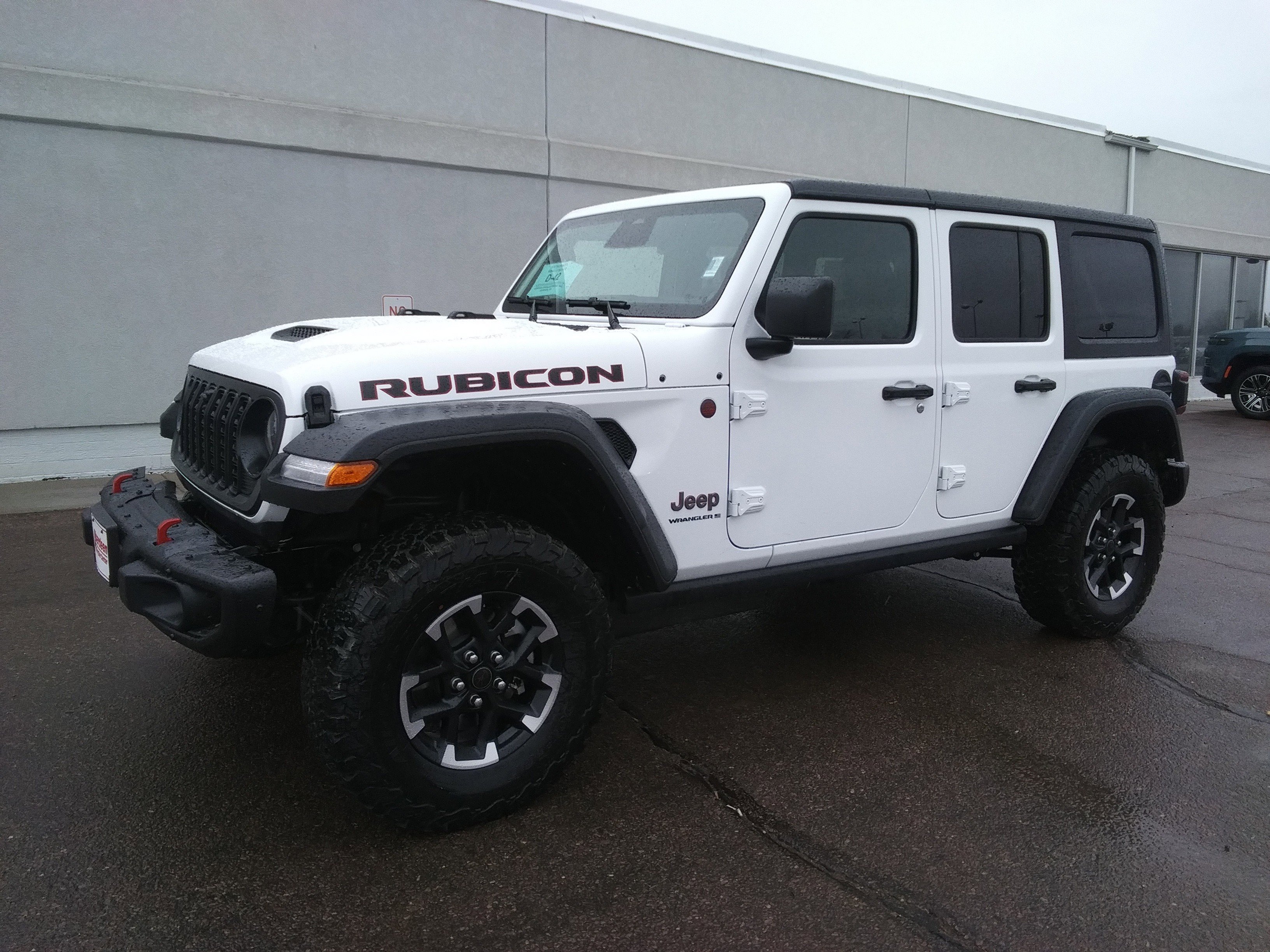 New 2026 Bright White Clear-Coat Exterior Paint Jeep Rubicon image 2