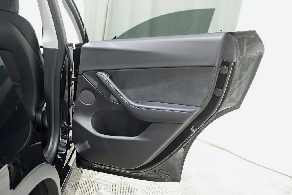 Used 2022 Black Tesla Long Range image 35