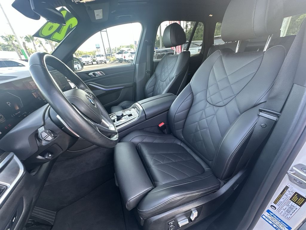 Used 2026 Black BMW sDrive40i image 19