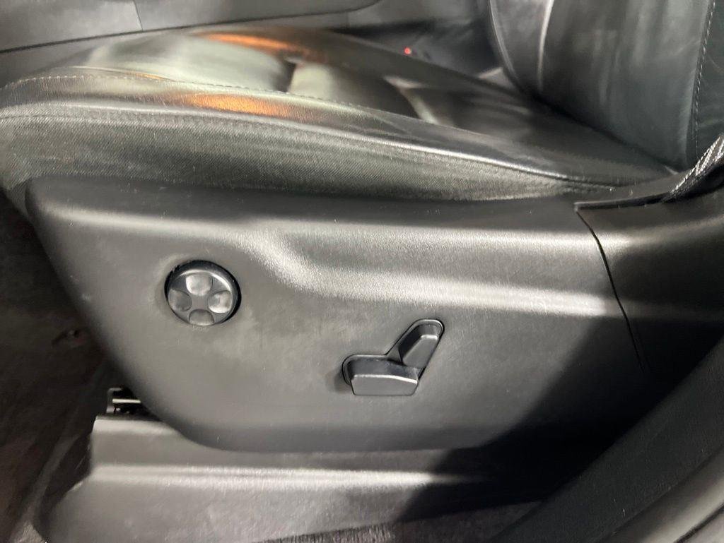 Used 2018 Bright White Clearcoat Jeep Limited image 14