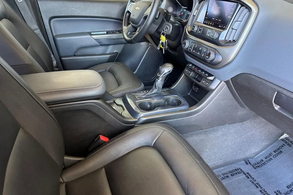 Used 2022 Black Chevrolet Z71 image 19
