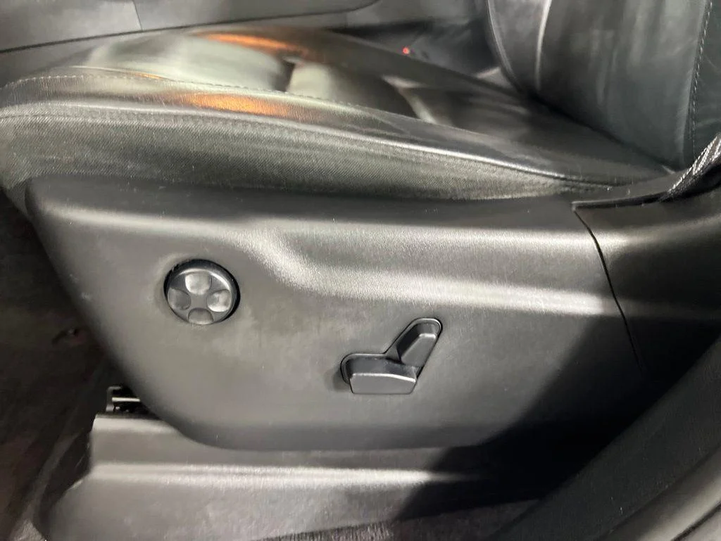 Used 2018 Bright White Clearcoat Jeep Limited image 14