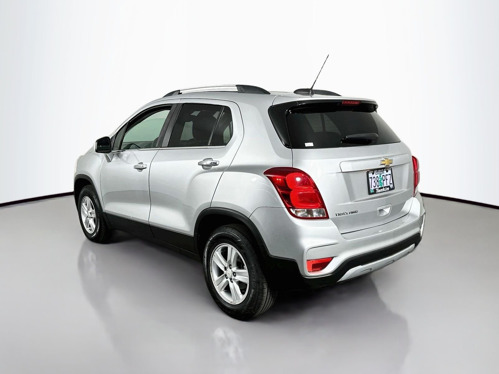 Used 2020 Silver Ice Metallic Chevrolet LT image 5