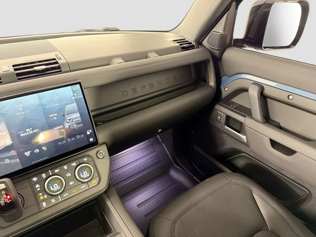 Used 2026 Blue Land Rover S image 25