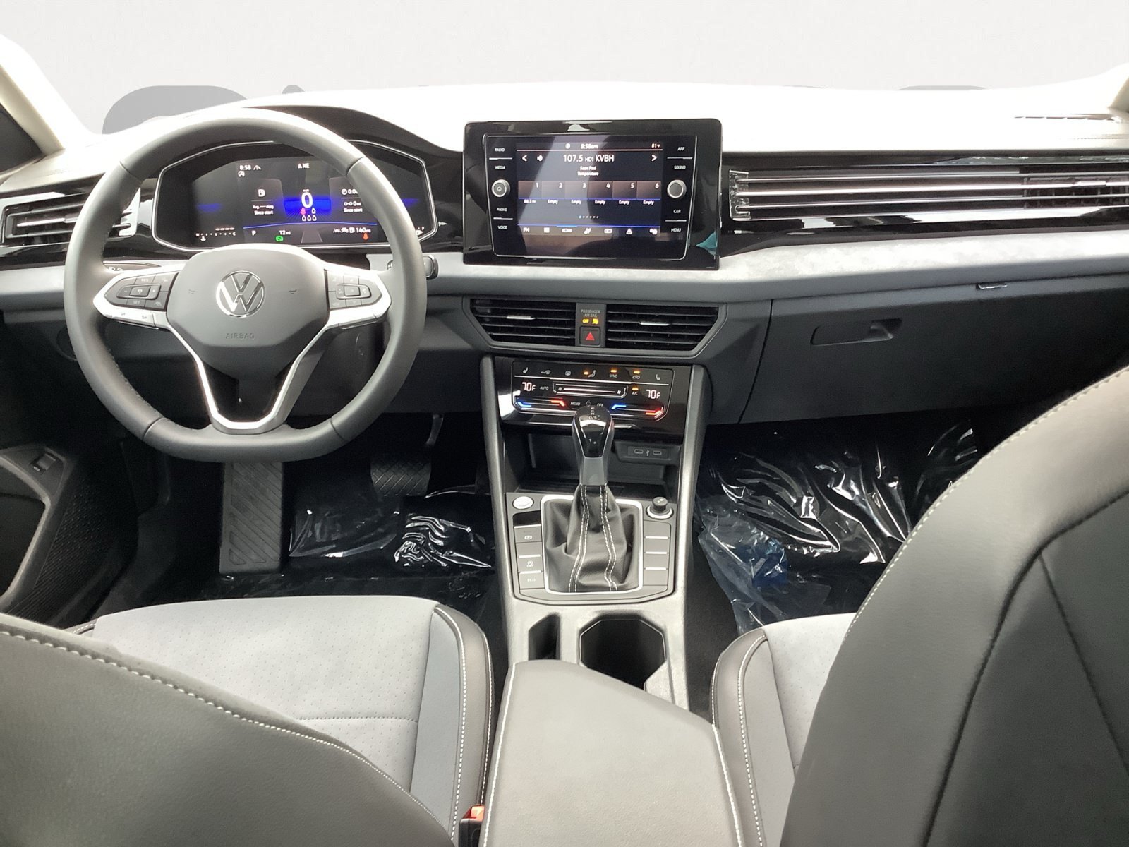 New 2027 OPAL WHITE Volkswagen SE image 13