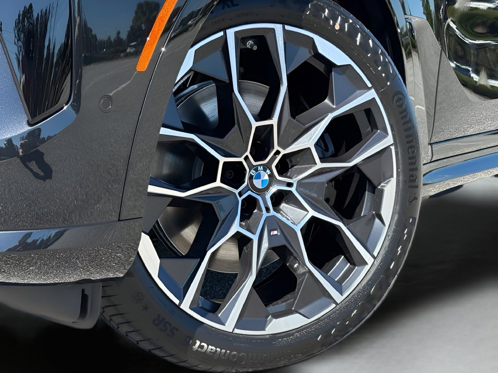 New 2027 Black Sapphire Metallic BMW M60i image 27