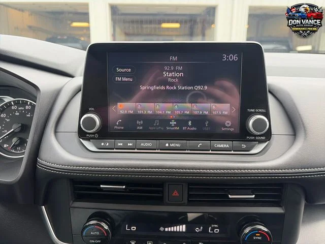 Used 2025 Gray Nissan SV image 18
