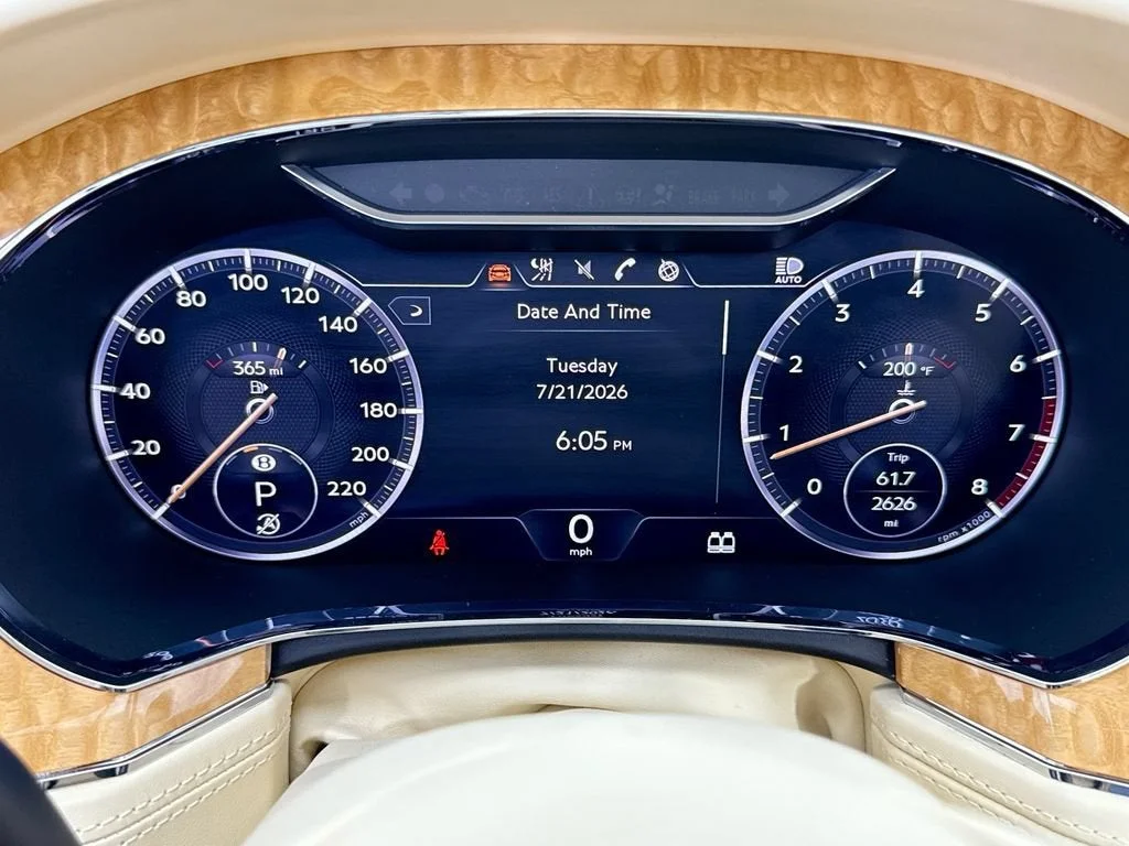 Used 2021  Bentley V8 image 38
