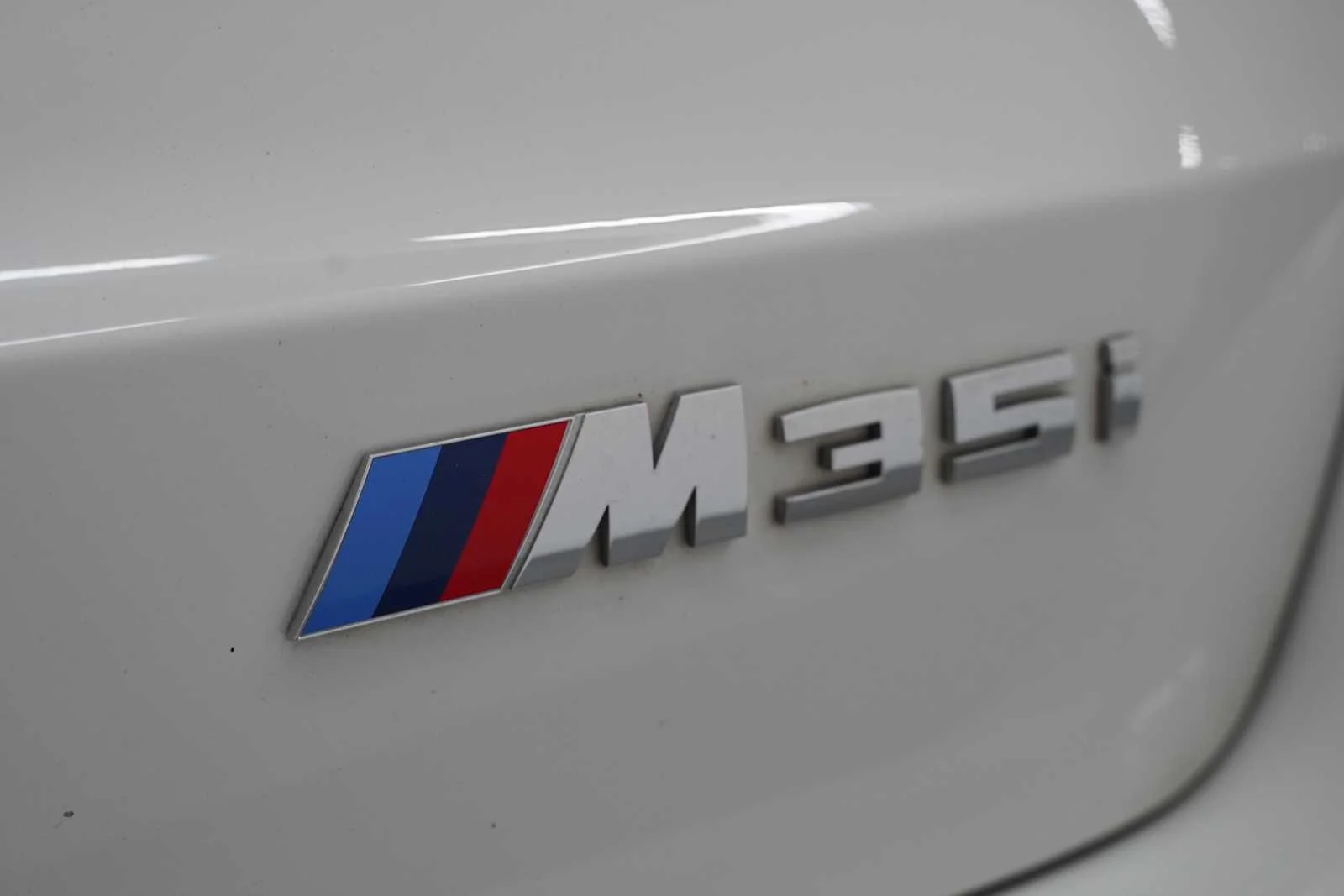 Certified Used 2024 Alpine White BMW M35i image 9
