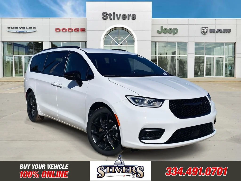 2026 Chrysler Pacifica Select's photo