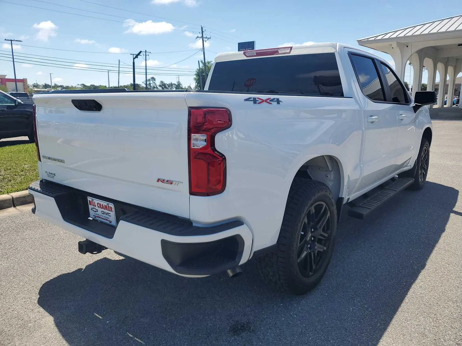 Used 2025 Summit White Chevrolet RST image 6