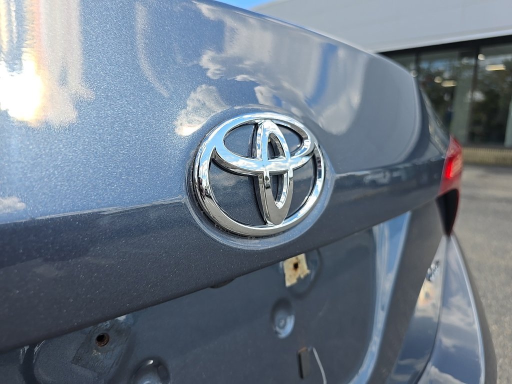 Used 2017 Gray Toyota LE image 17