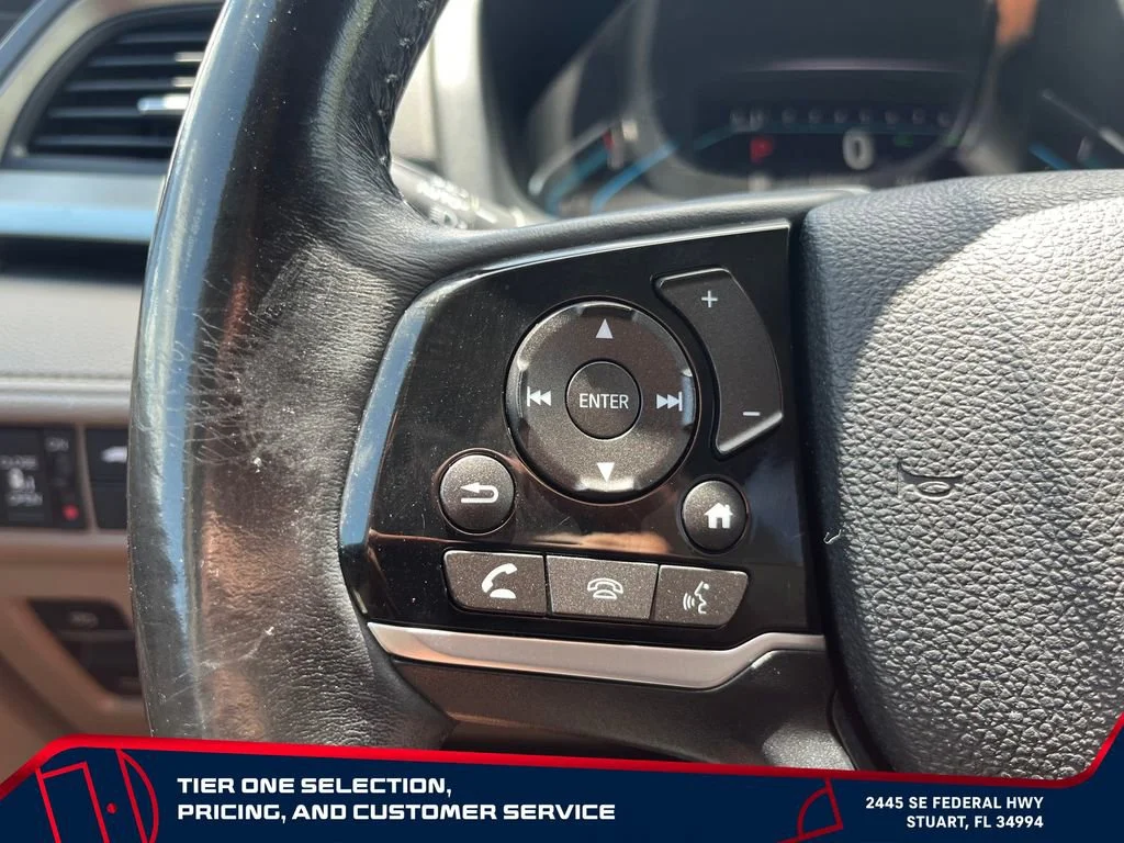 Used 2018 Green Honda Touring image 27