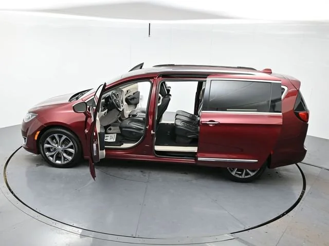 Used 2018 Velvet Red Pearlcoat Chrysler Limited image 38