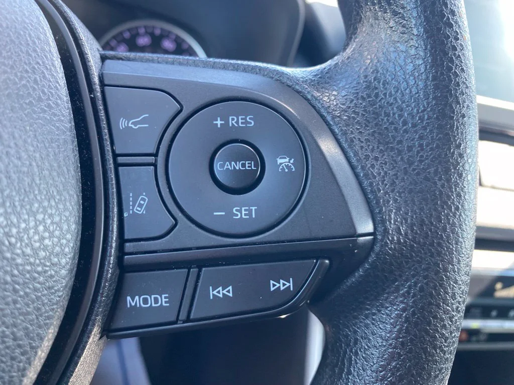 Used 2022 Silver Toyota XLE image 29