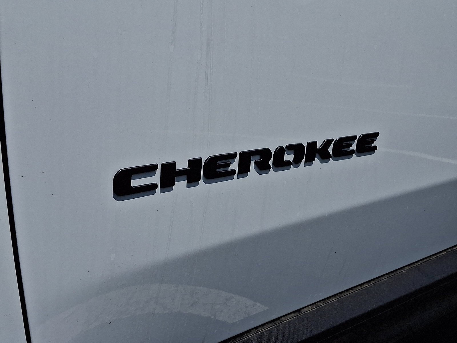 New 2026 Bright White Clear-Coat Exterior Paint Jeep Limited image 17