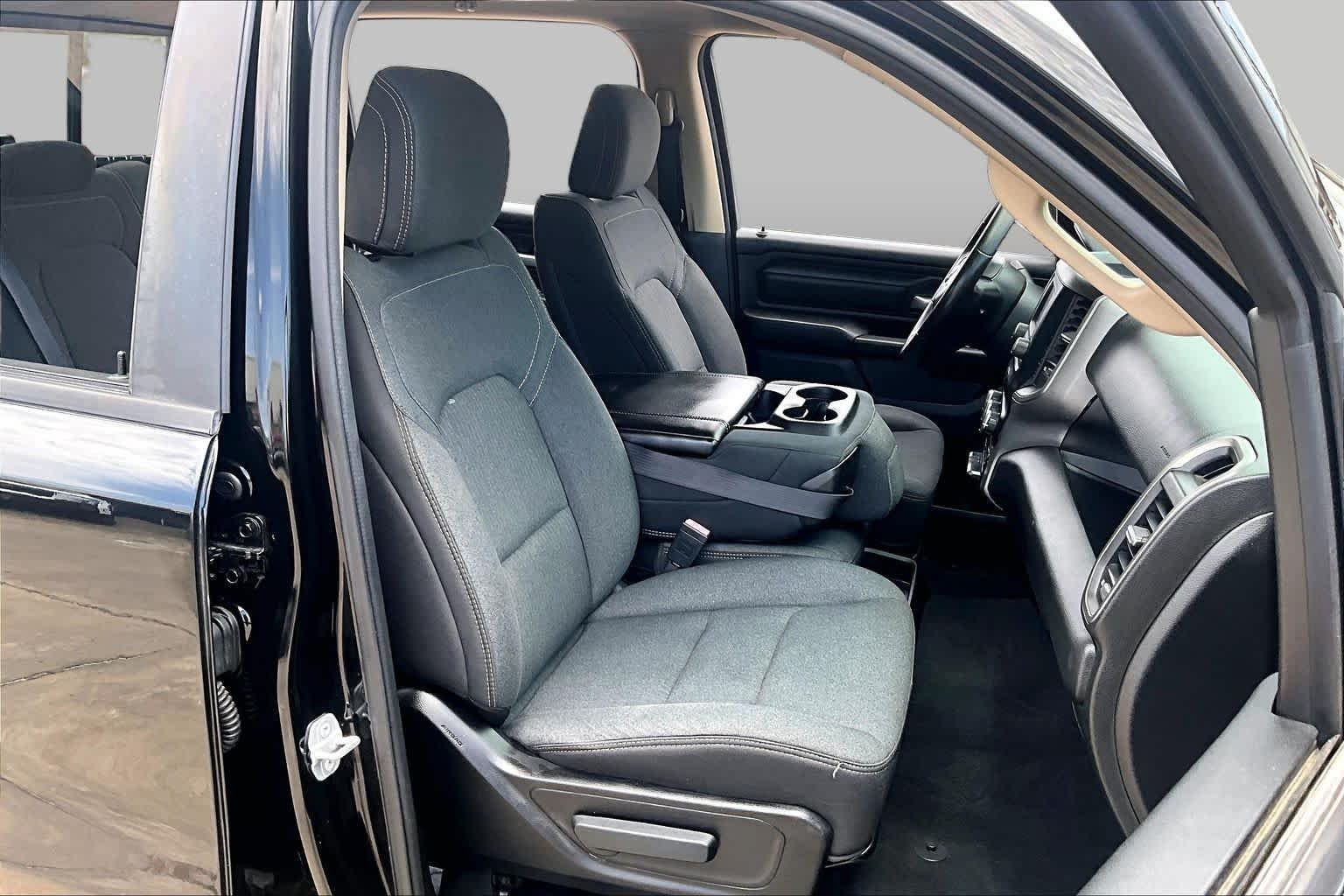 Used 2019 Diamond Black Crystal Pearlcoat Ram Tradesman image 9