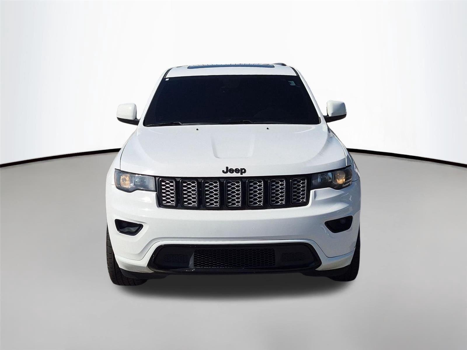 Used 2018 Bright White Clearcoat Jeep Altitude image 8