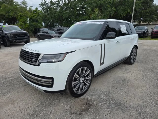Used 2025 Ostuni Pearl Wht Prem Met Land Rover Autobiography image 2