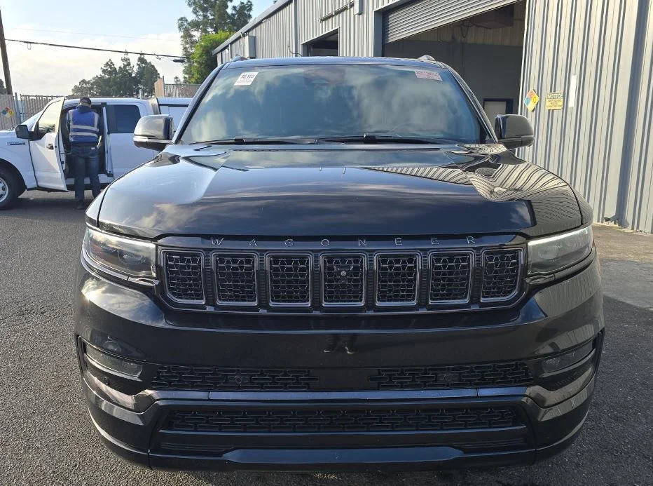 Used 2022 Jeep Grand Wagoneer Obsidian with VIN 1C4SJVFJ4NS140504 for sale in Kansas City