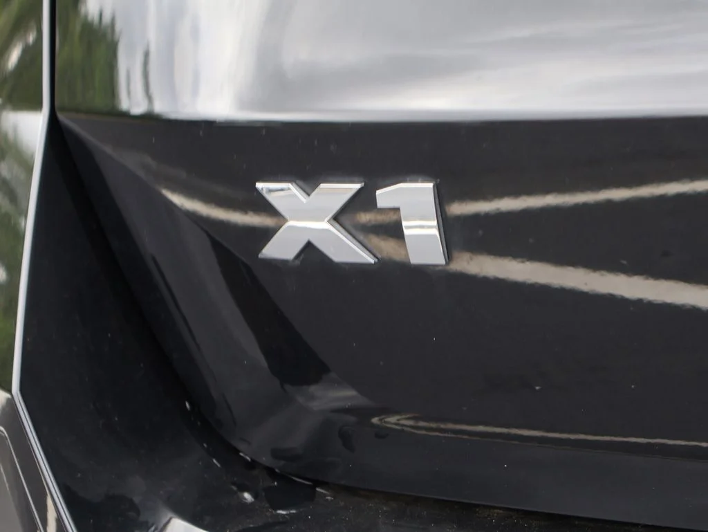 Used 2025 Black BMW M35i image 9