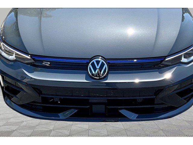 New 2026 Graphite Gray Metallic Volkswagen 2.0T image 32