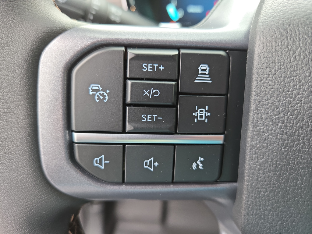 New 2026 Oxford White Ford Lariat® image 17