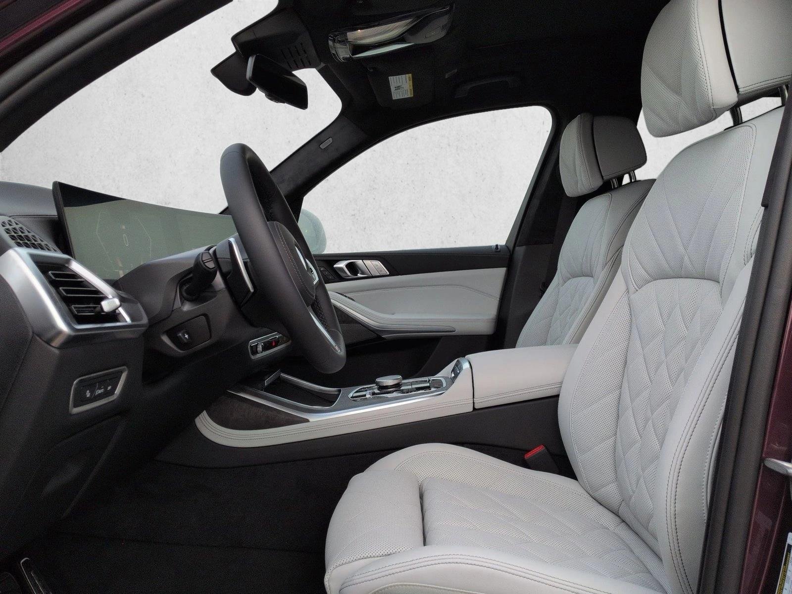 Used 2026 Wildberry Metallic BMW xDrive40i image 4
