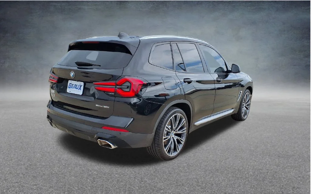 Used 2023 Black BMW sDrive30i image 7