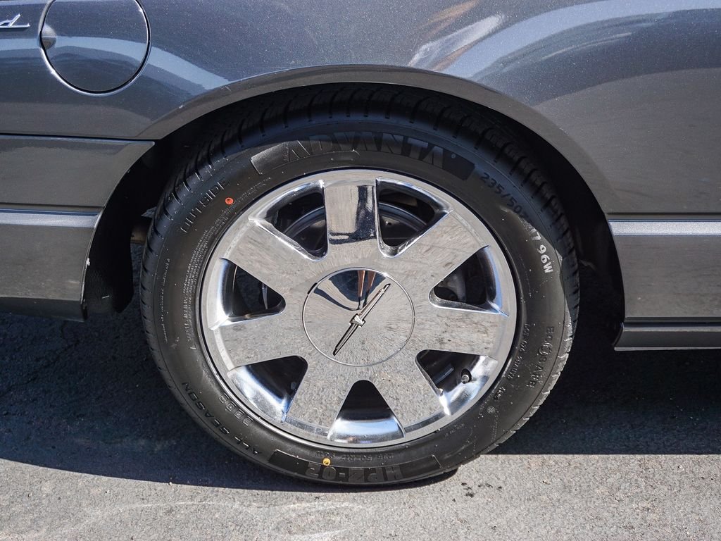 Used 2003 Gray Ford Base image 9