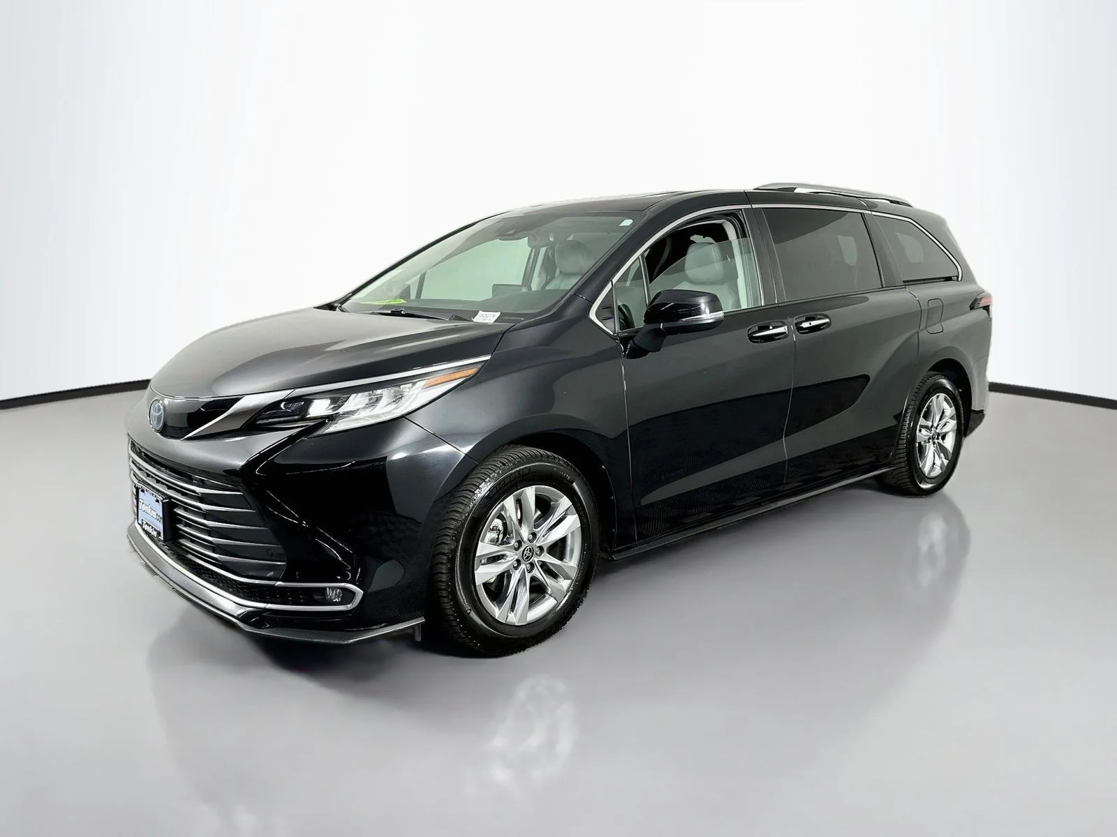 Used 2022 Midnight Black Metallic Toyota Limited image 3