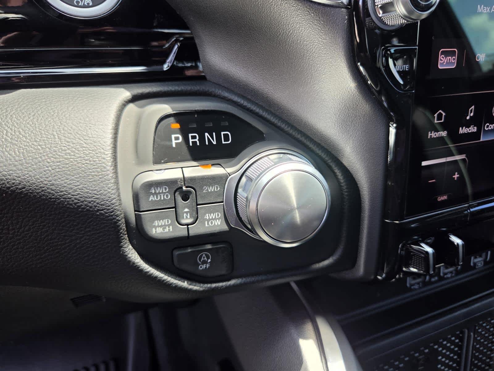 New 2026 Diamond Black Crystal Pearl-Coat Exterior Paint RAM Laramie image 19