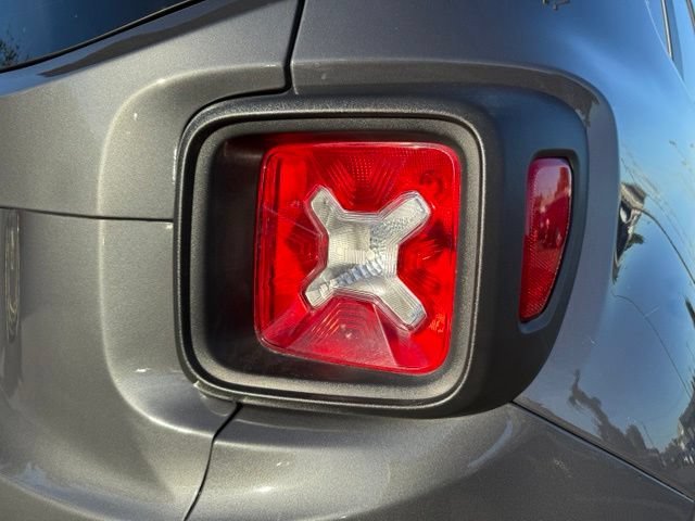 Used 2023 Graphite Gray Jeep Latitude image 11