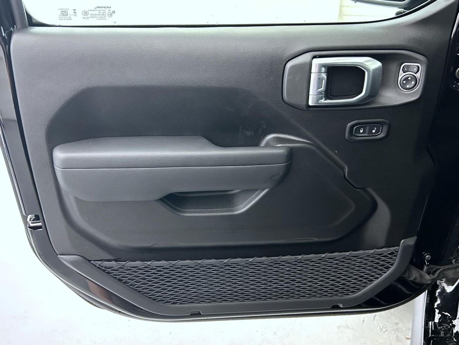 New 2026 Black Clear-Coat Exterior Paint Jeep Moab 392 image 9