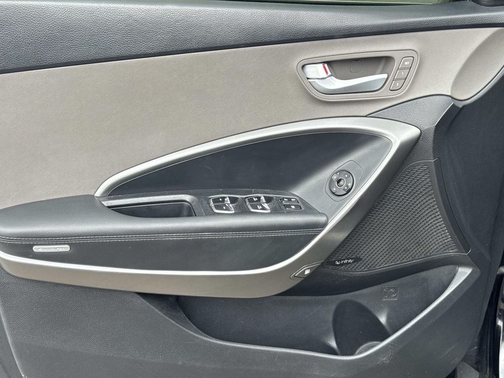 Used 2018 Black Hyundai 2.4 Base image 17