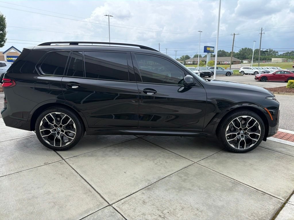 Used 2025 Black Sapphire Metallic BMW xDrive40i image 7
