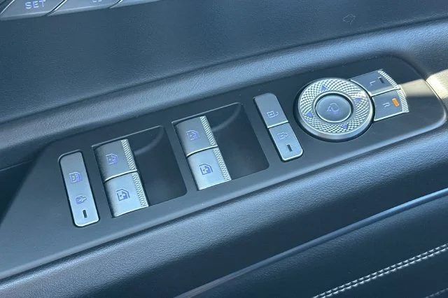 2024 GENESIS GV80 Standard - Photo 12